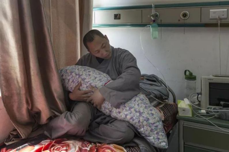 200个孩子喊这个和尚“爸爸”，是咋回事？感动数万人的纪录片