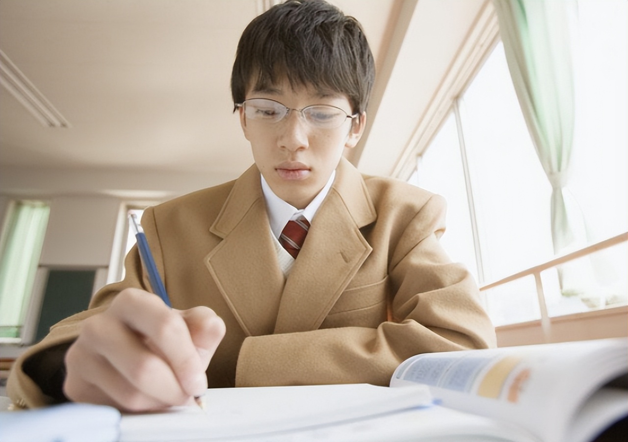 高考答题卡上“神仙字体”，整齐干净如印刷，阅卷老师想多看两眼