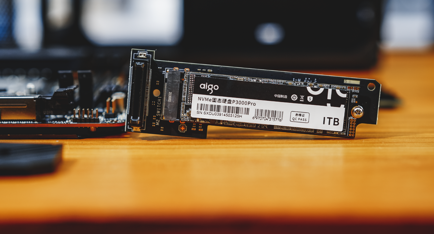 TLC闪存颗粒！aigo最新的PCIe3.0旗舰固态居然这样玩？