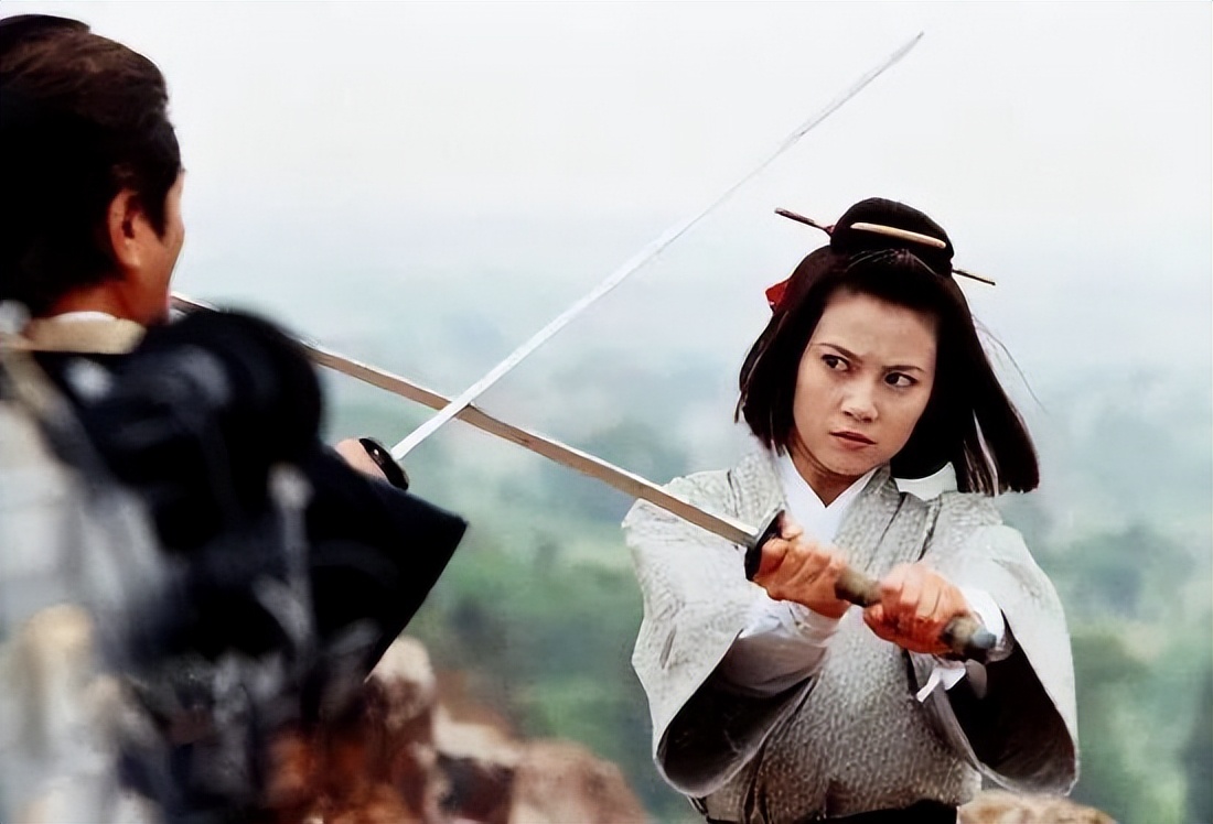 《天下第一》飘絮黑装白的人设那么带感，为啥人气这么低？