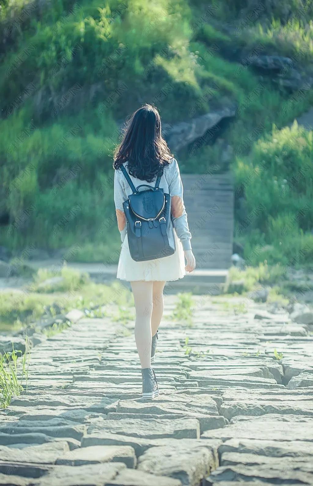 余秀华农村、脑瘫、女诗人，人生真的可以逆袭吗？