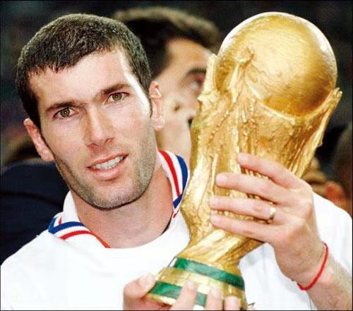 集齐金球奖、世界足球先生、欧冠冠军、世界杯冠军的四位足球巨星