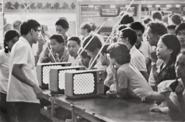 2003年江蘇貪官落馬，手下送錢哄開心，自嘲：對我爸也沒這么孝順
