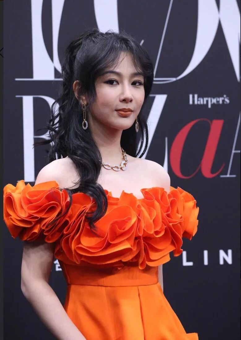 杨紫明明可以凭演技吃饭,为什么她却执着用颜值!