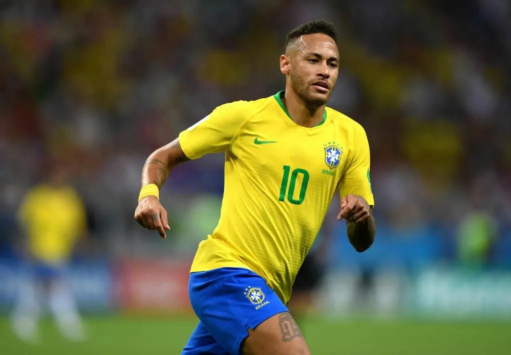 巴西10号球员的名字(本世纪巴西队的四个十号,谁的历史地位更高?