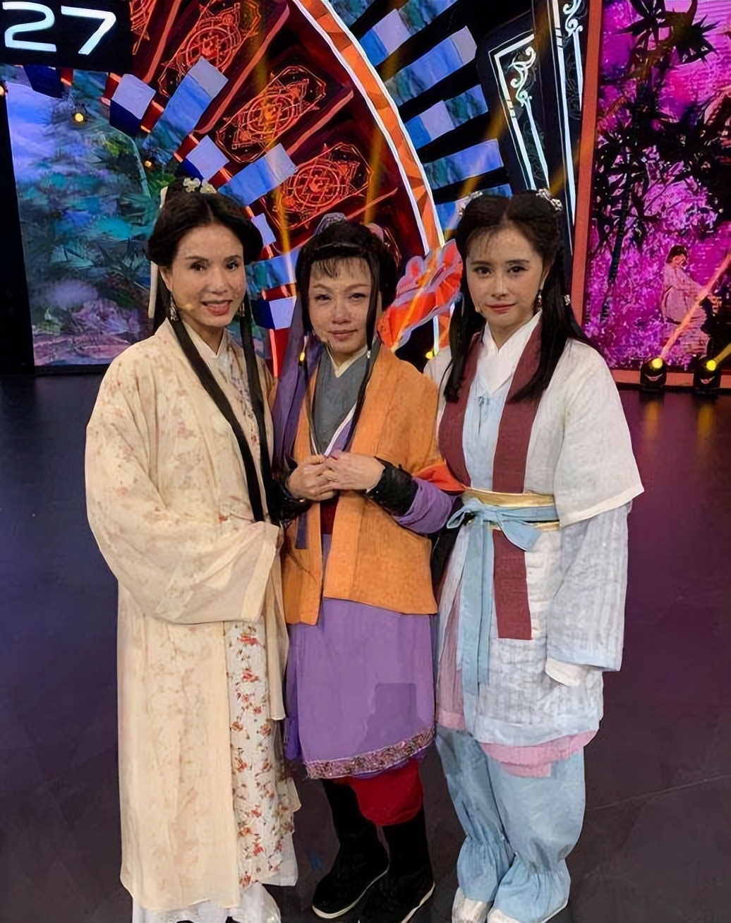 硬扮当年角色，好好的经典被自己一手毁掉，我想关掉电视机