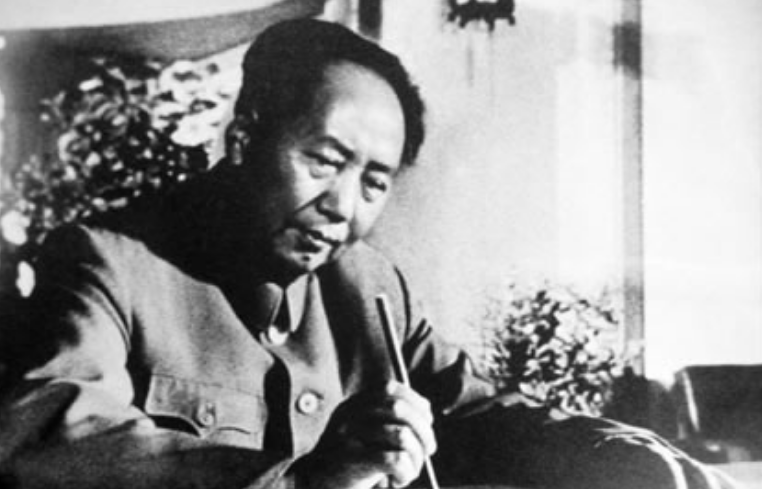 朱德位列十大元帅之首，授衔编号却是004，那么001号究竟给了谁？