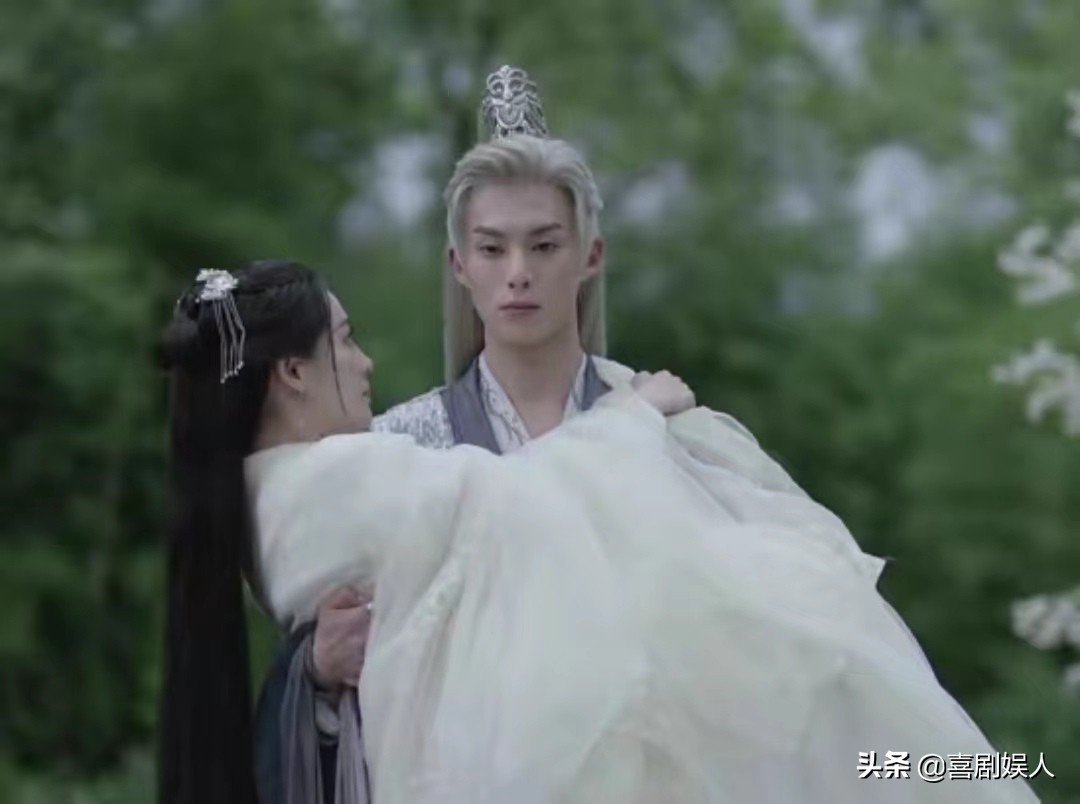 同样是演“高冷男神”，有的帅气逼人，有的面无表情像