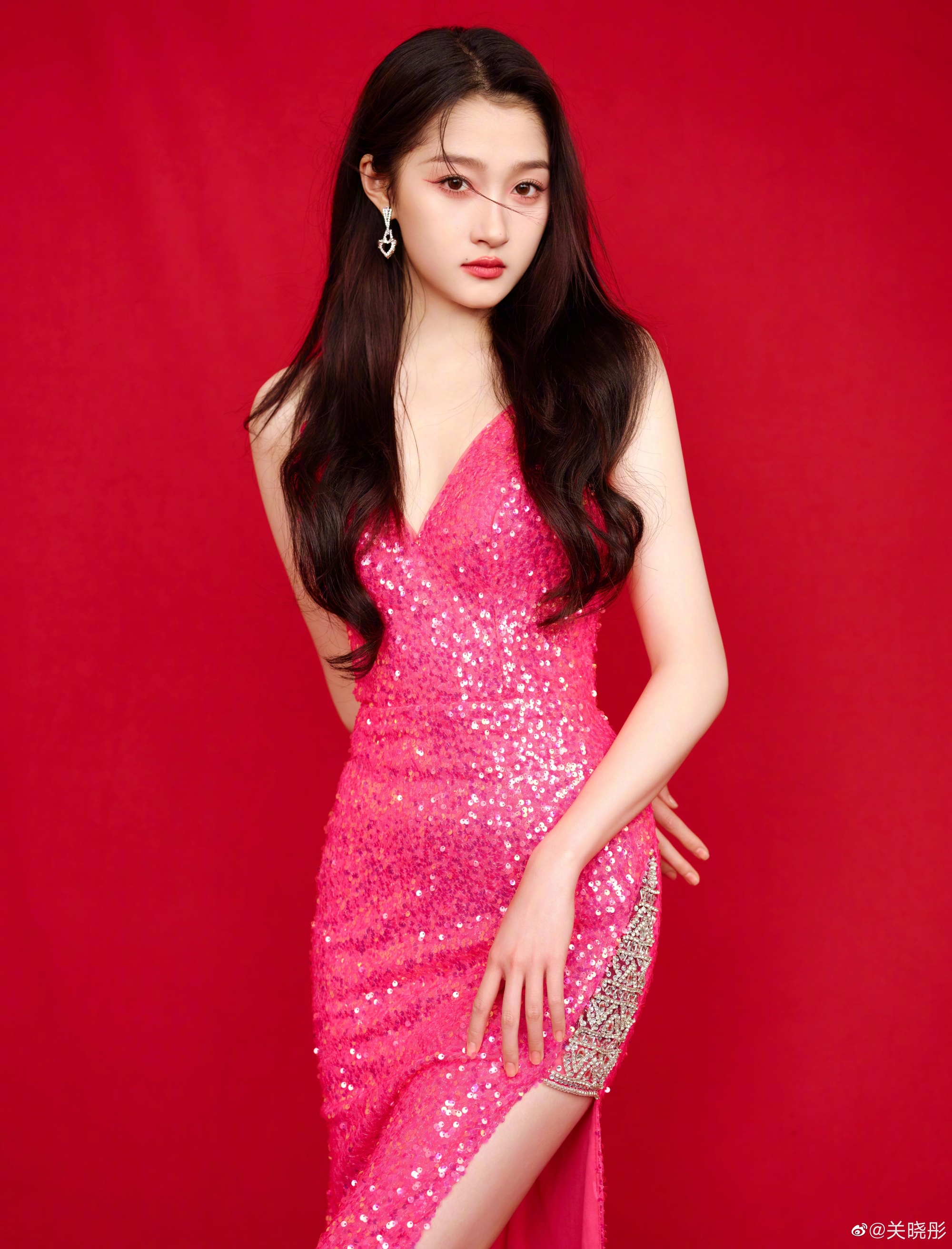 卫视春晚女星造型:赵丽颖最高贵,杨幂最典雅,关晓彤最娇媚