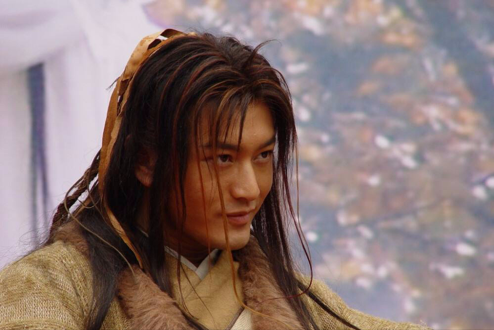 正剧耍帅、喜剧抽搐，连表情都管不住，他们怎么混成的当红明星？