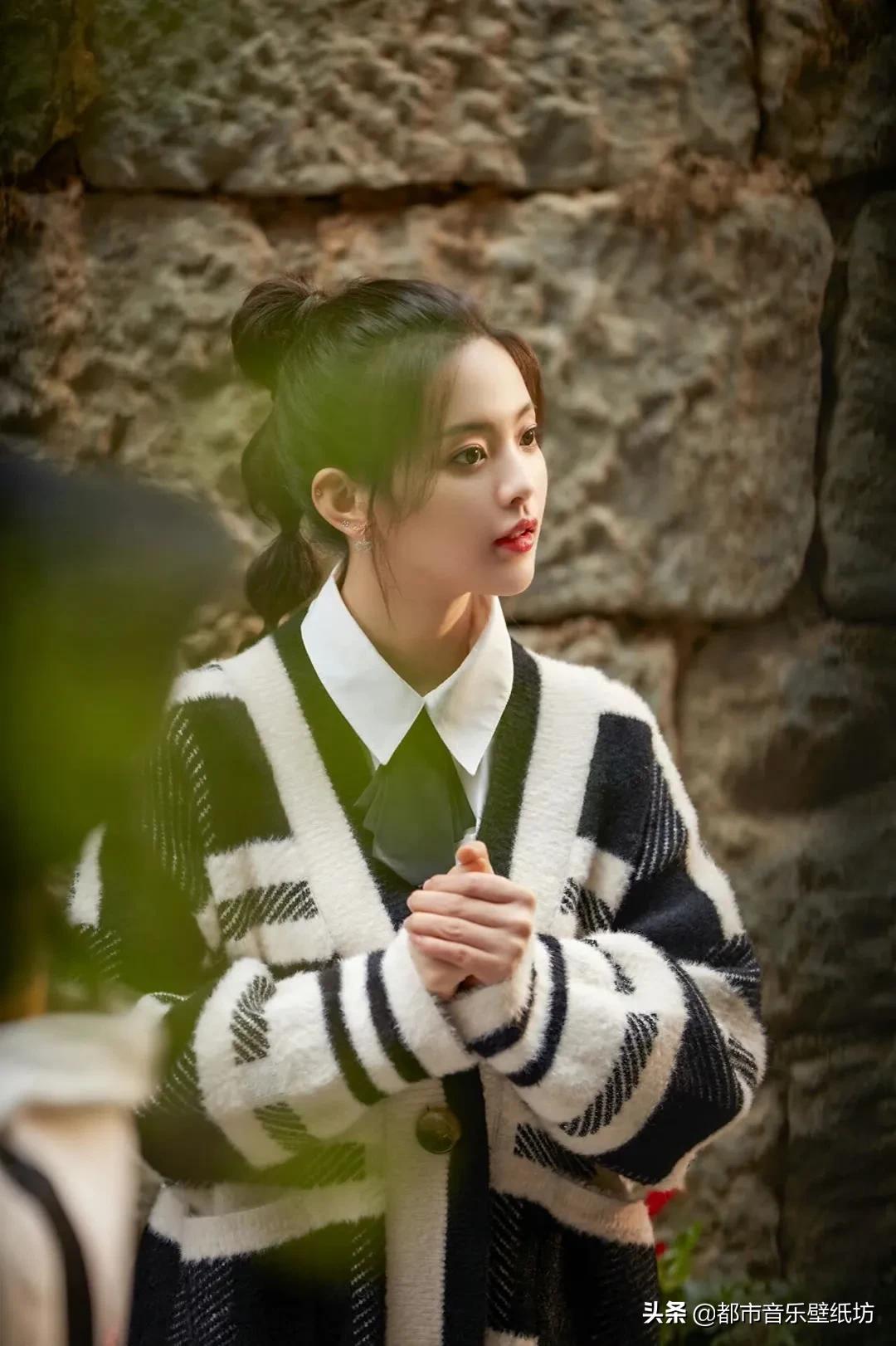 杨超越高清时尚穿搭美图壁纸