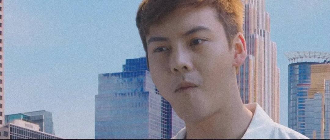 正剧耍帅、喜剧抽搐，连表情都管不住，他们怎么混成的当红明星？