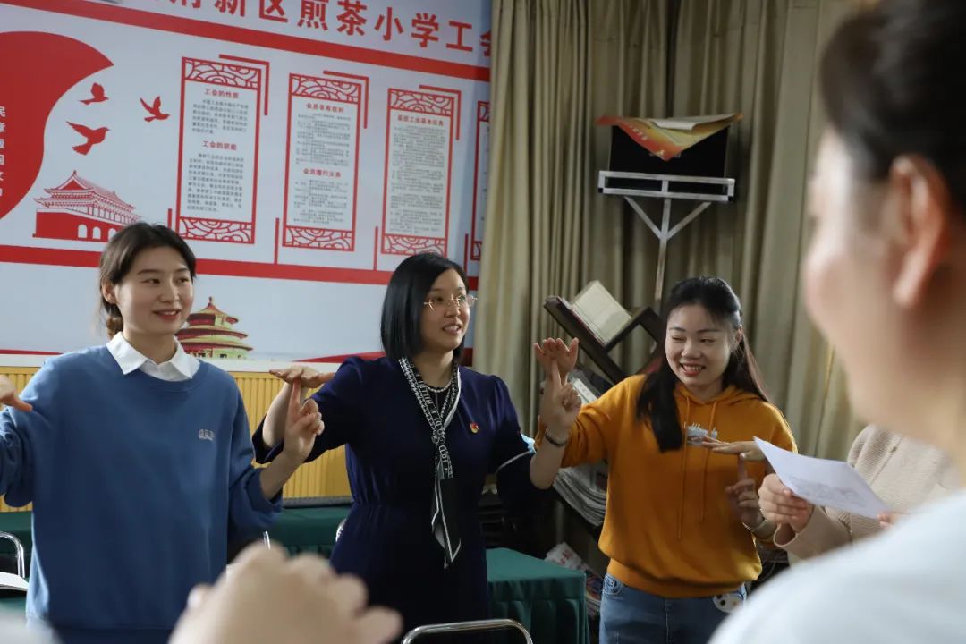 煎茶小学绿荫讲堂第二组举办“读经典，扬初心”绿荫讲堂读书会