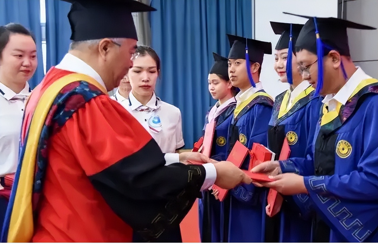 博士后和博士只差一个字，很多人分不清，博士后会更高一级吗？