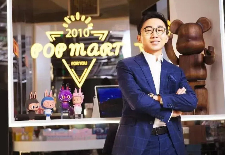 河南80后年轻富豪，利用人性弱点狂割“韭菜”，大赚500亿