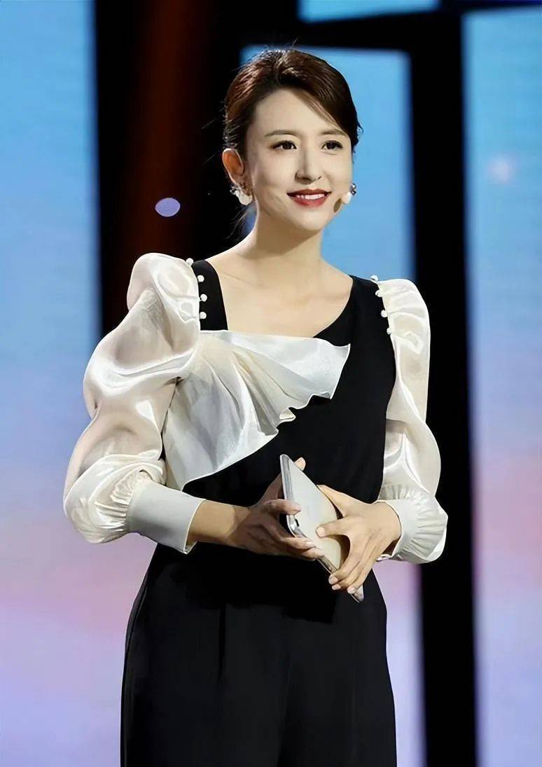 央视又一台柱主播离职!转行当网红疑与矿老板离婚成第二个董卿?