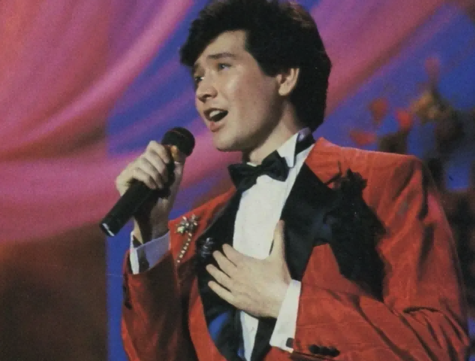 留长发却不娘的6位男明星，个个五官硬朗，野性又帅气