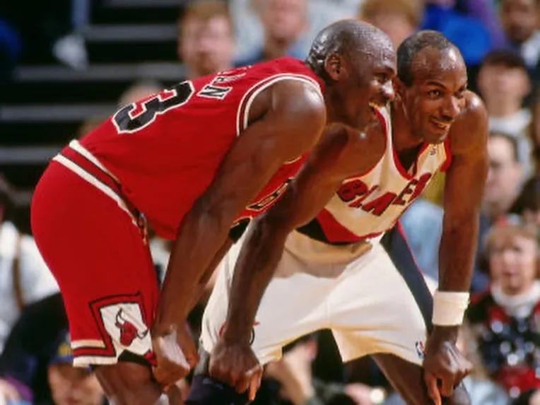 乔丹效力过多少支球队（美媒列出乔丹职业生涯最伟大的十个赛季，哪个赛季最容易被超越）