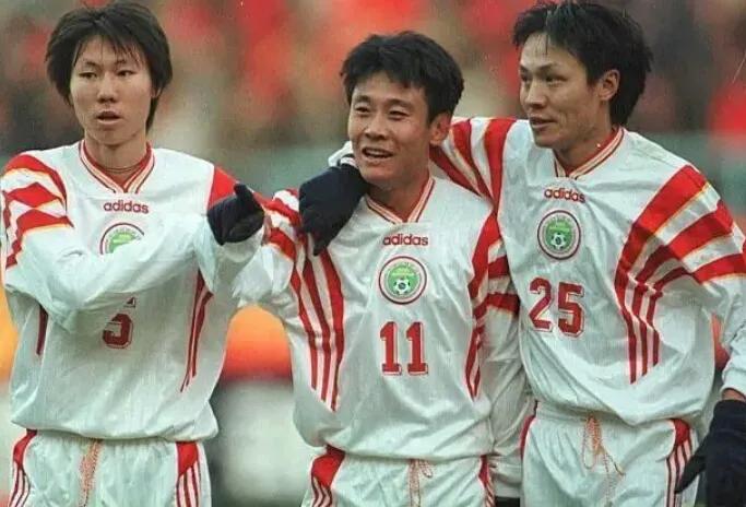 98世界杯中国队（98国足阵容豪华，曾2球领先伊朗，为何输球没出线？教练的问题）