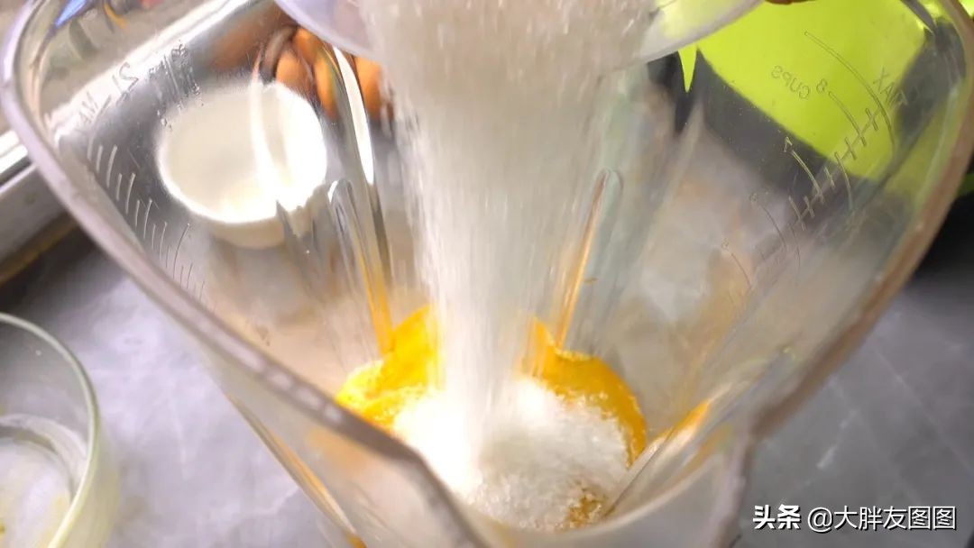 橙子蛋糕怎么做（香橙加鸡蛋做出美味的蛋糕）