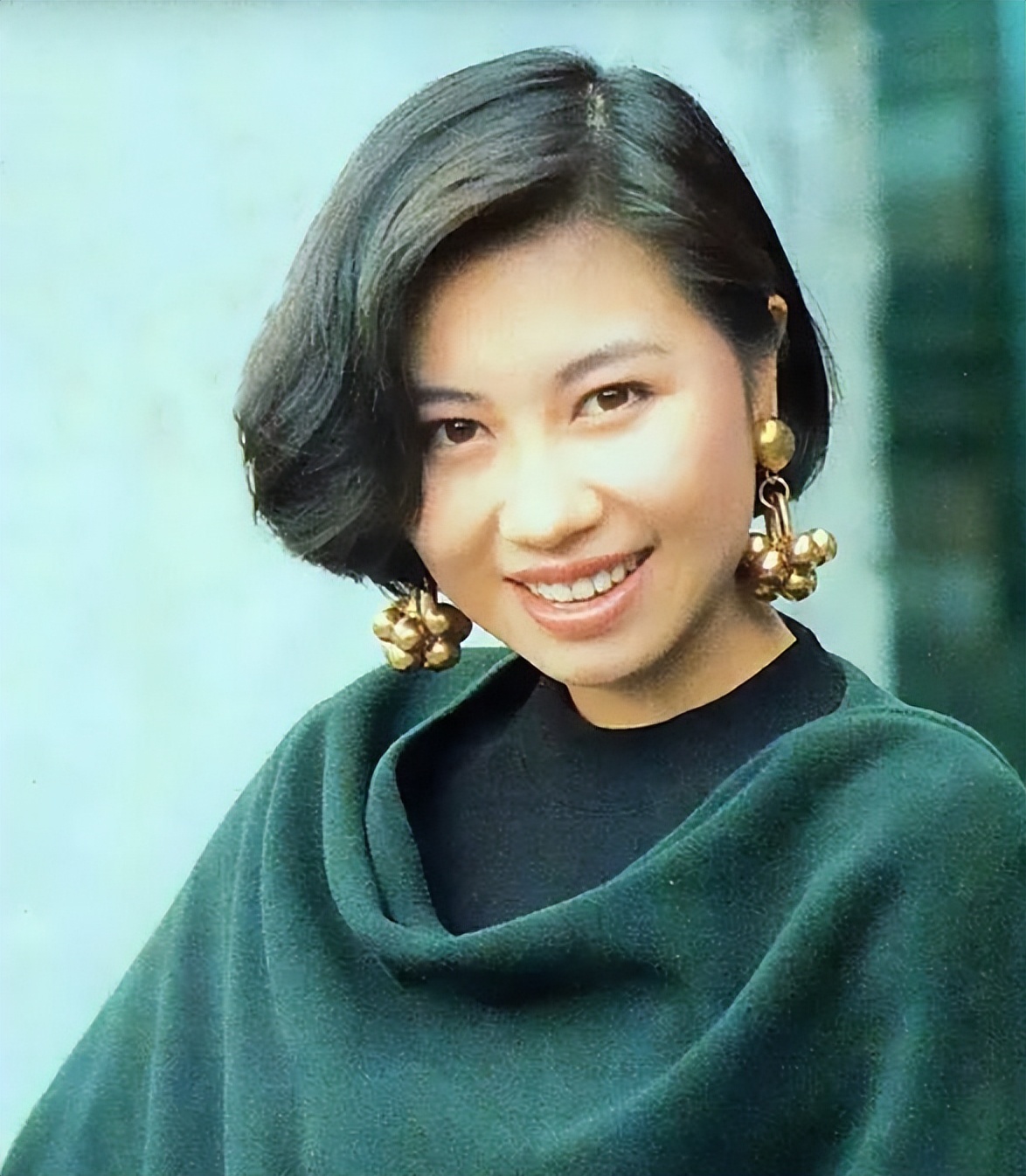 “六福珠宝创始人”杨宝玲：集美貌与才华于一身的港姐冠军