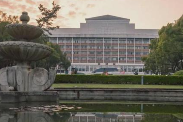 靠专利发明躲过死刑，被称为“监狱鬼才”，他是因何被判死刑的？