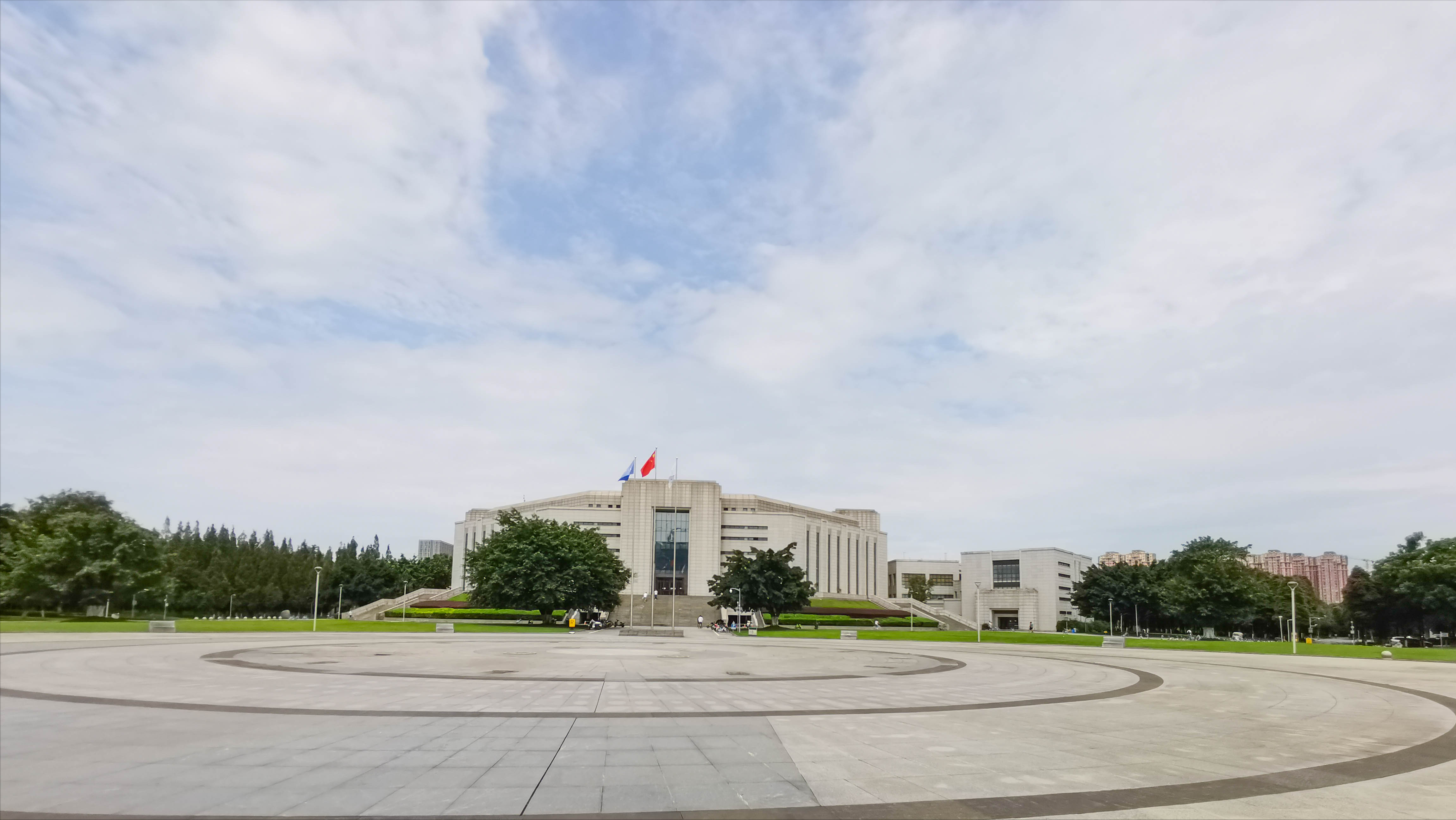 电子科大2022强基计划招生，11省市147人入围，近两年分数线对比