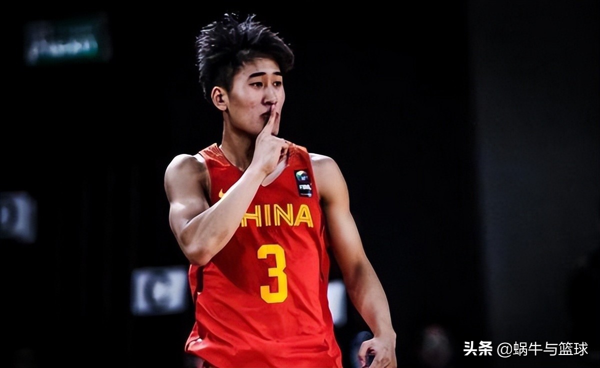 成为职业球员改善了生活(交不起300元的小镇练球家,用篮球改变命运