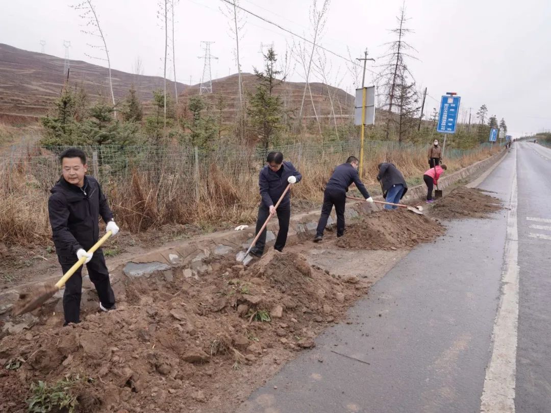 生态筑梦，绿色先行——临潭县开展山水林田湖草沙系统治理和公路沿线环境整治活动