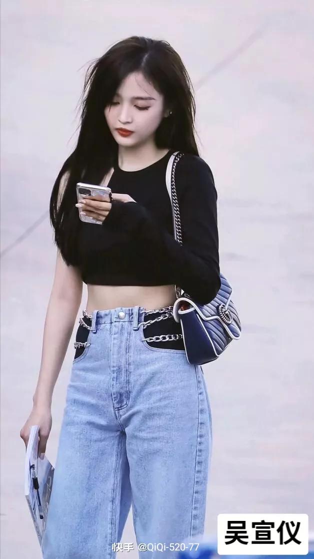 二十位女星穿蓝色牛仔裤合集！谁穿搭最好看，评论区里给点评