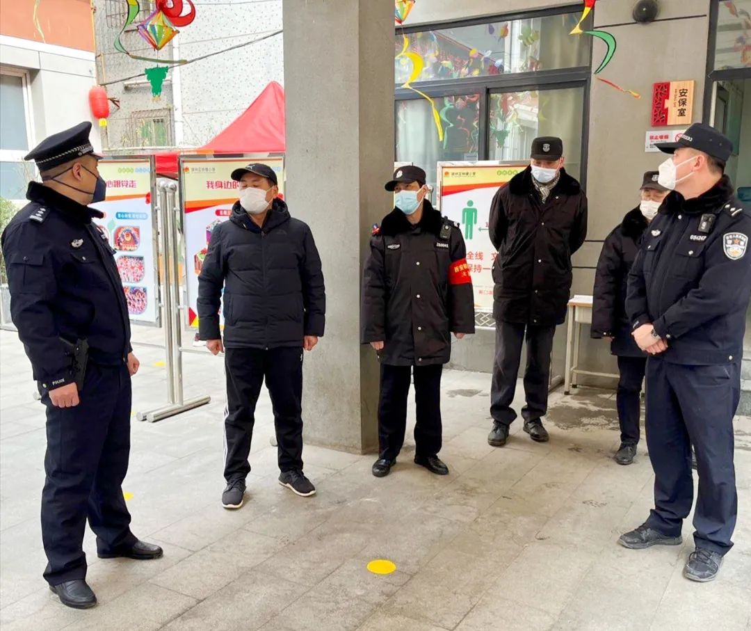 排查校园隐患 维护核检秩序——西安碑林公安着力护卫开学季
