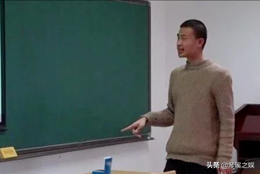 女学霸倒追北大“韦神”，两人性格截然相反，真心爱慕还是蹭流量