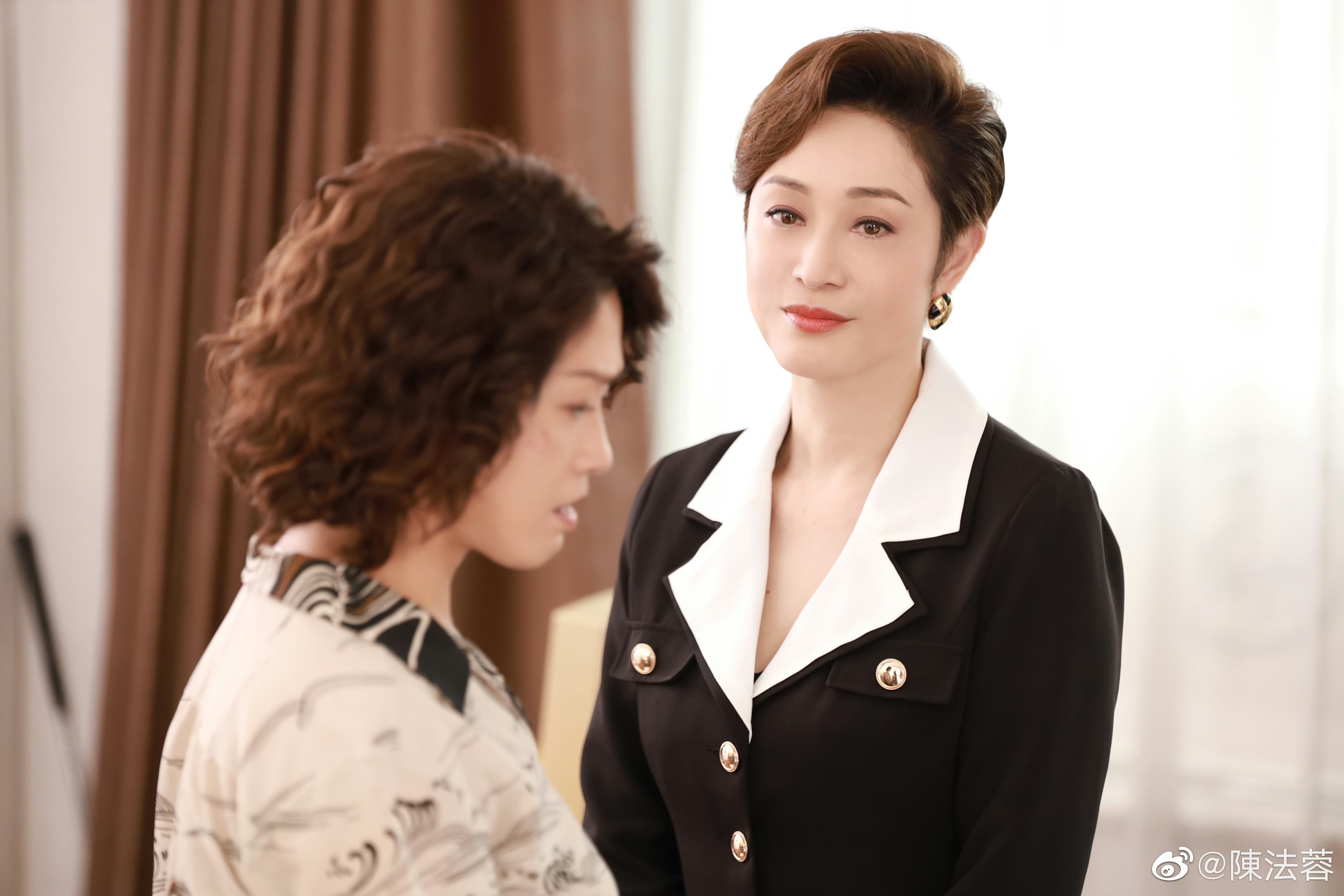 表现亮眼!56岁香港知名女星陈法蓉回tvb拍剧,样貌不输一众小花