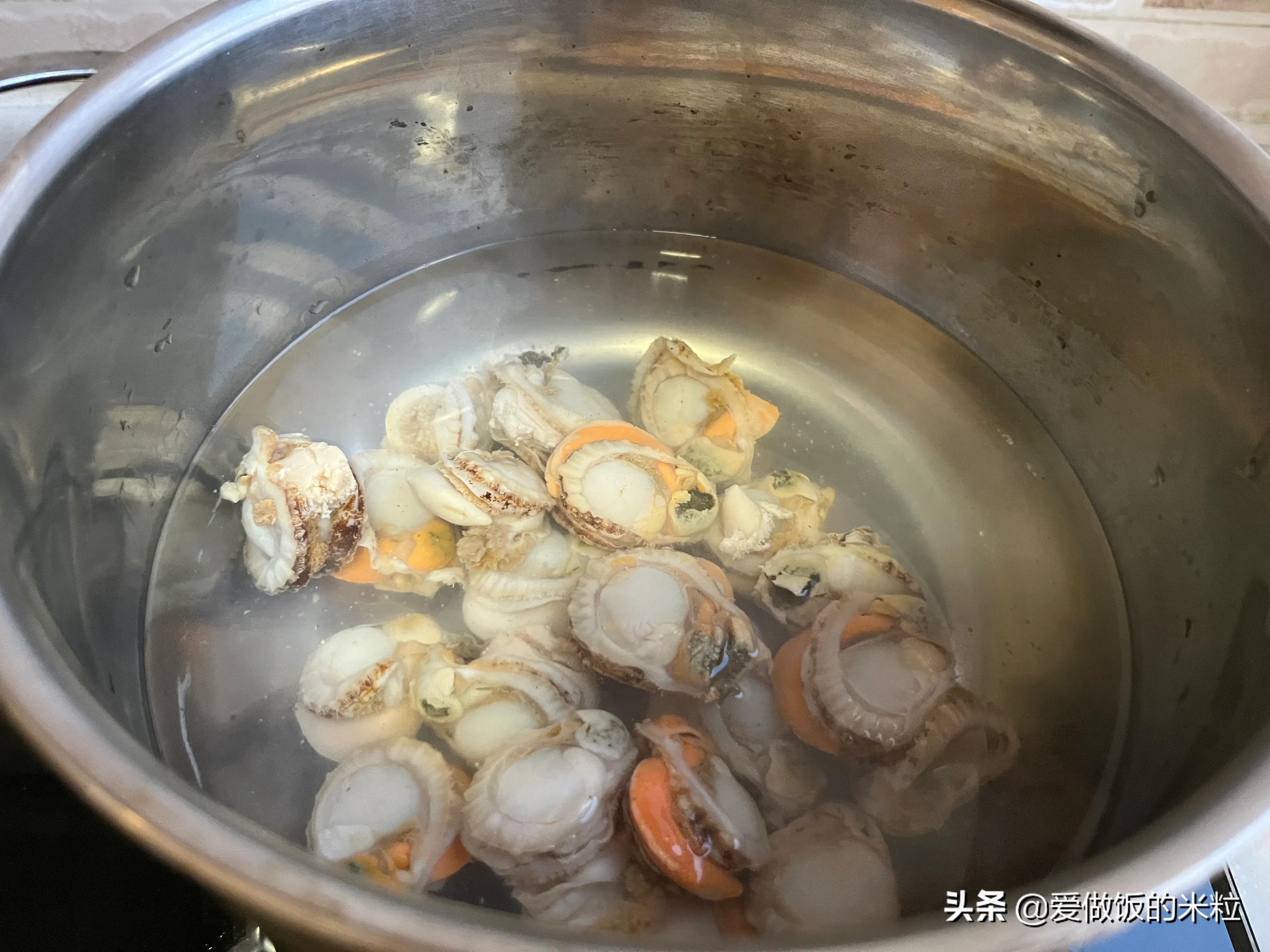 贝壳肉怎么炒才好吃（扇贝肉这么炒味道鲜美不腥气）