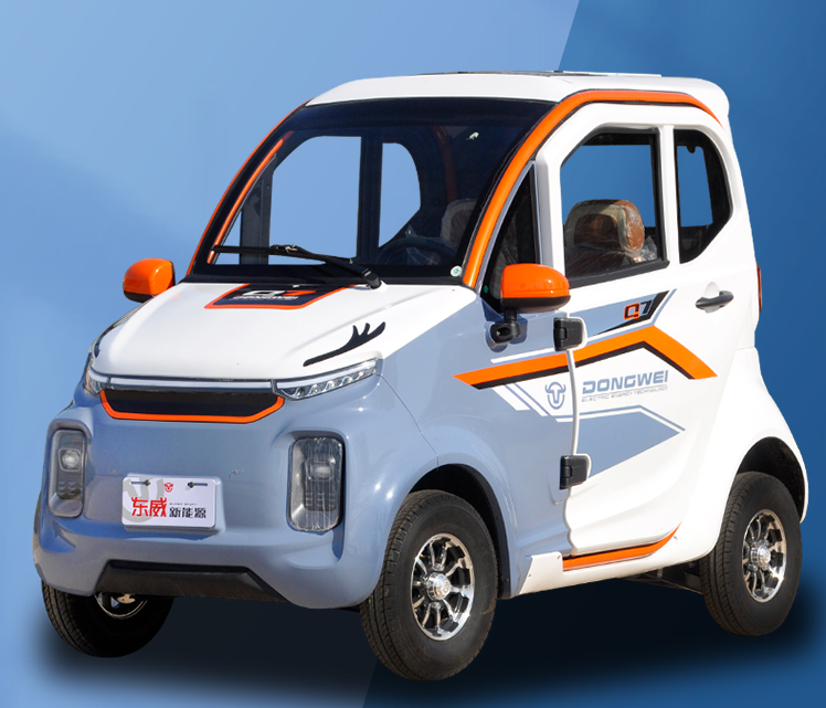 还是色调搭配,都更符合大众审美,车辆属于小巧精致型的低速四轮电动车