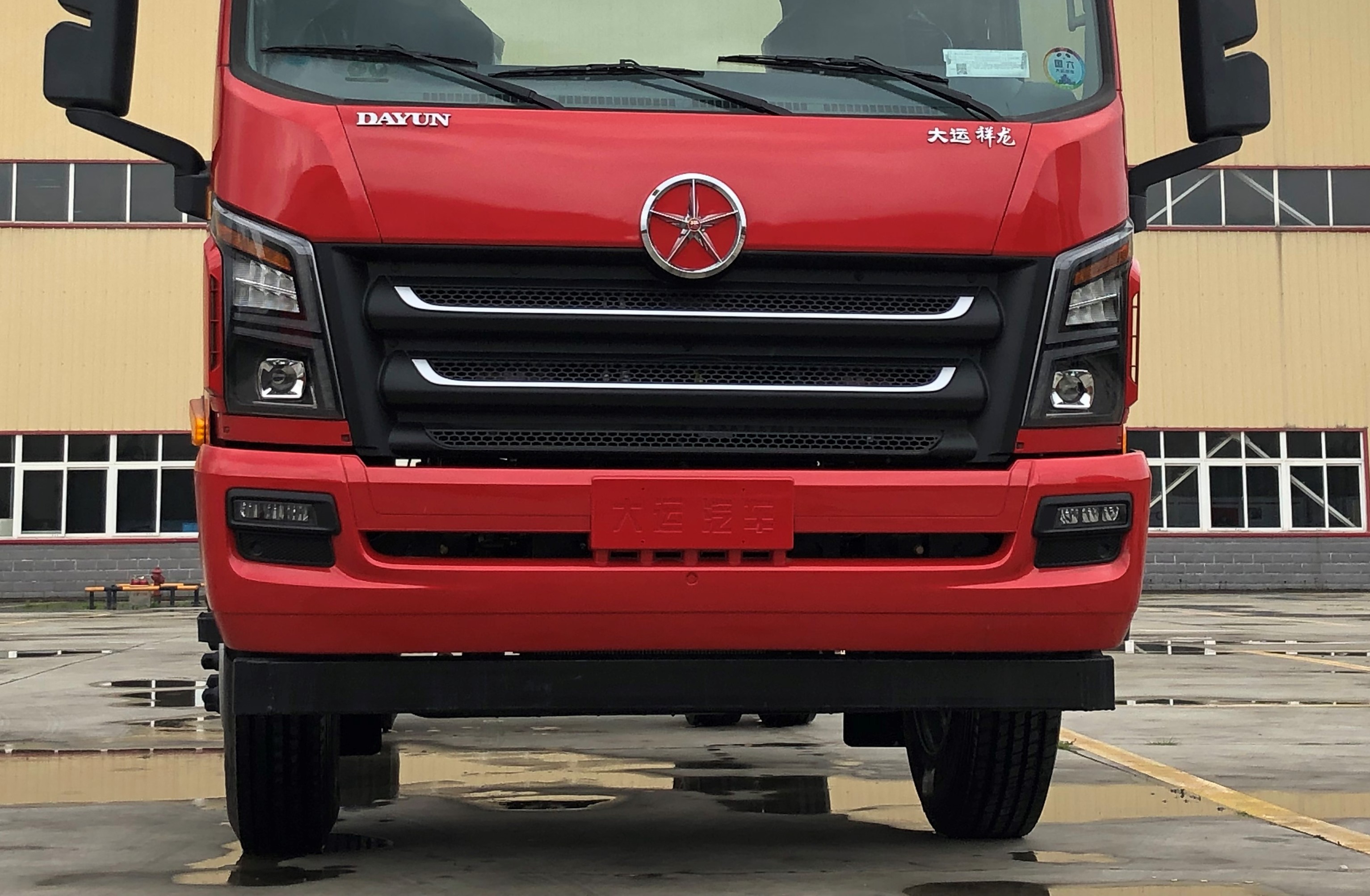 大运祥龙x7中卡,致胜西南地区运输