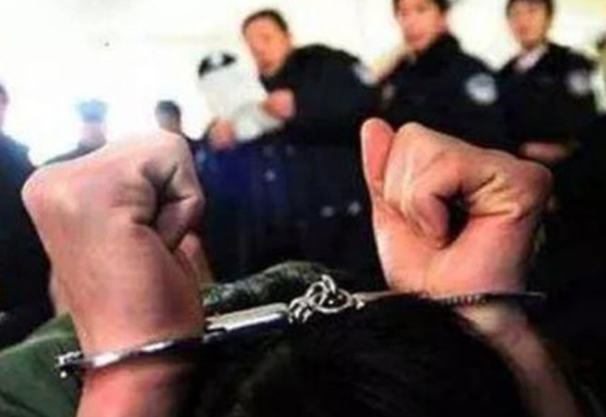 2014年，广州一男子跳楼砸死路人，警方验明身份：在逃“黑桃A”