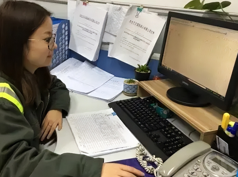 “体制内男友”再添一名！明星都难逃的编制魅力，究竟有多香