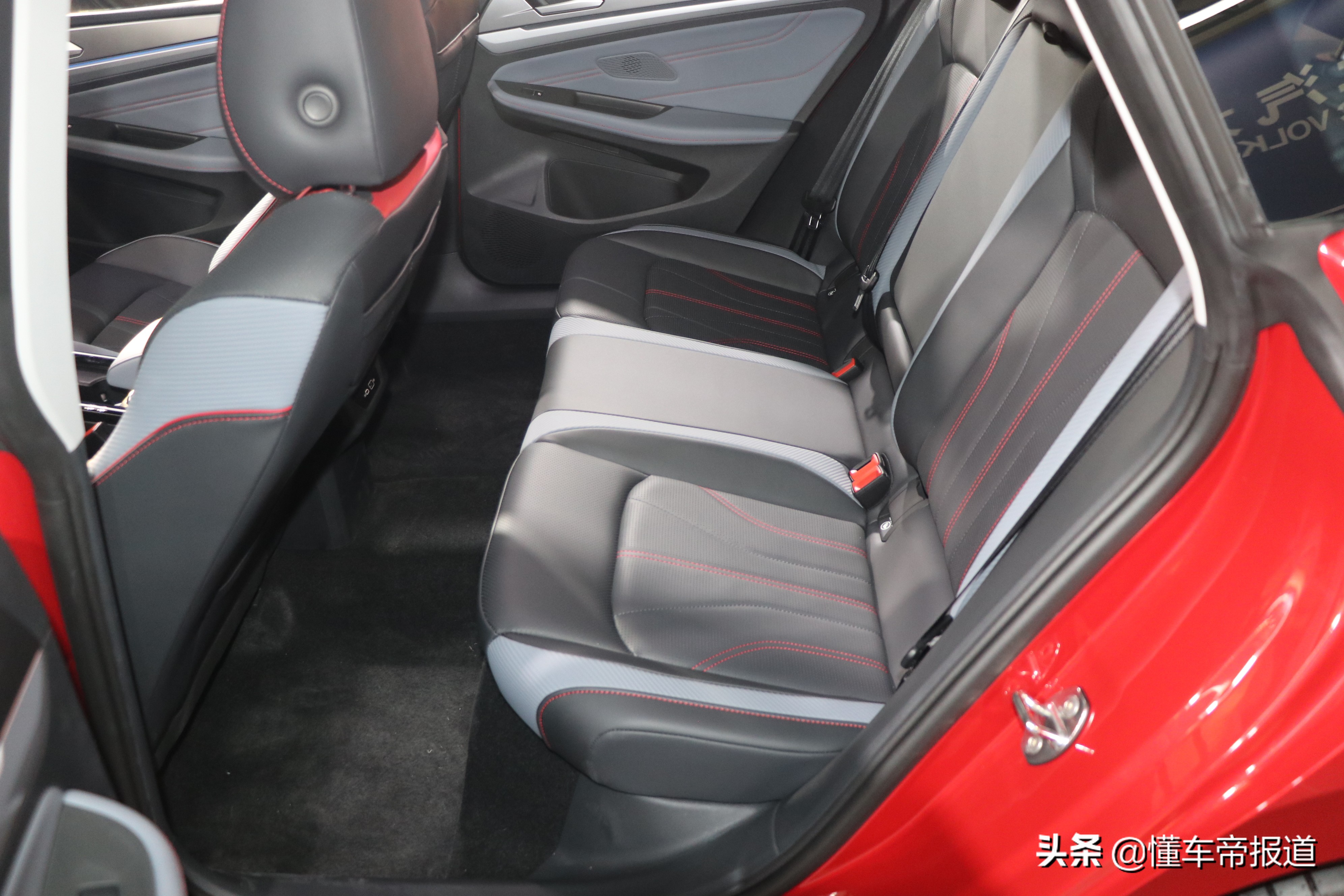 新车｜无框车门、掀背设计，一代凌渡L静态体验