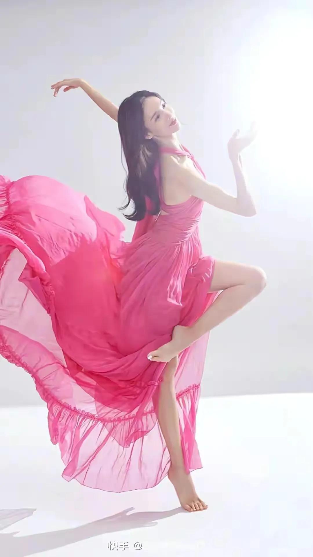 张天爱、杨幂杂志大片，清纯唯美，炫彩多姿