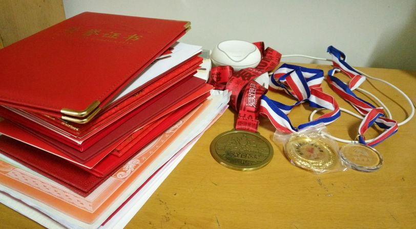 大学生喜获8k奖学金，却不舍得给女友买200元面膜，你怎么看