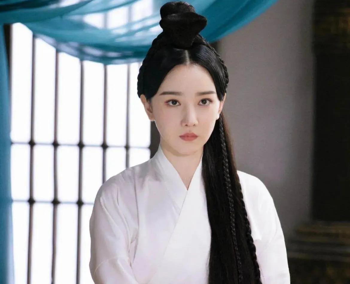 演配角出彩,一演主角就扑街,这6位女星难道是天生配角命?