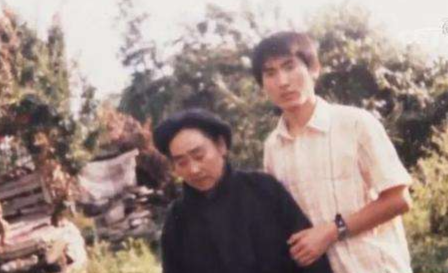 19岁背“疯母”千里求学，贵州第一孝子刘秀祥，后来成了副书记