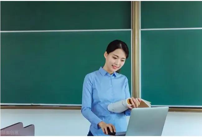 大学教师一个月工资到底有多少？