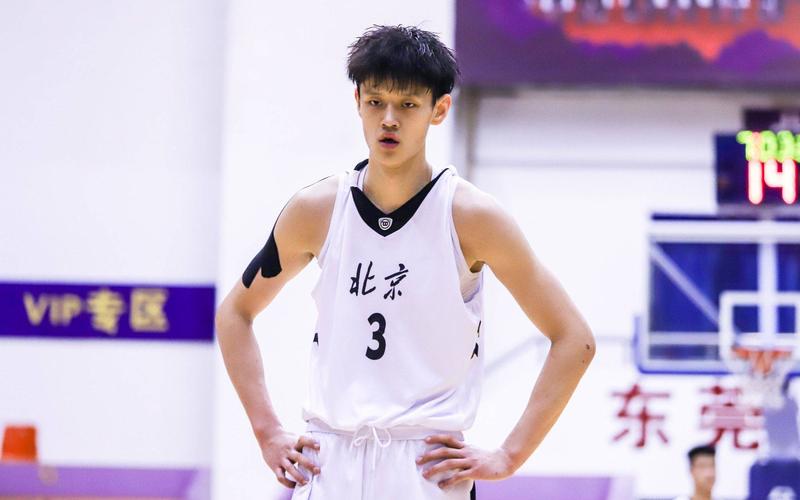 姚明為什么能進nba（看了姚明當年的選秀之路，才知道什么叫做“獅子大開口”）