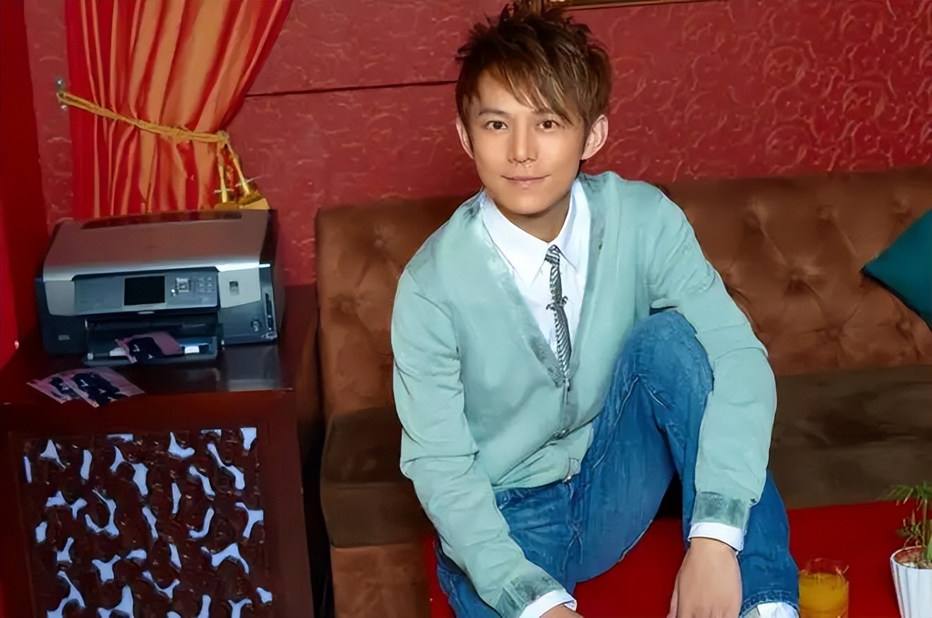 娱乐圈的冻龄男神，每个年轻时候都超帅，最老的已70多岁