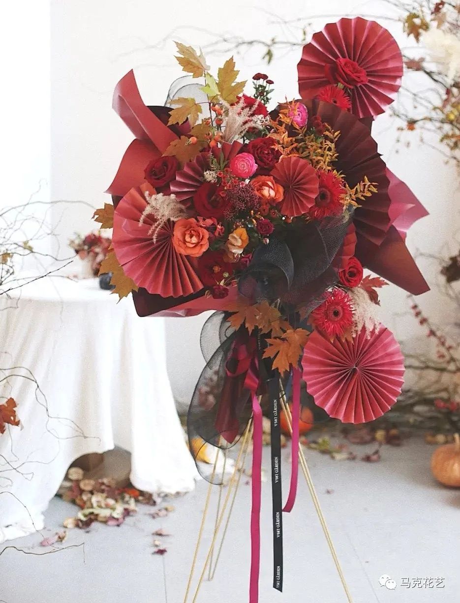 结婚纪念日送什么花？可选择百合花、并蒂莲和红掌-第41张图片