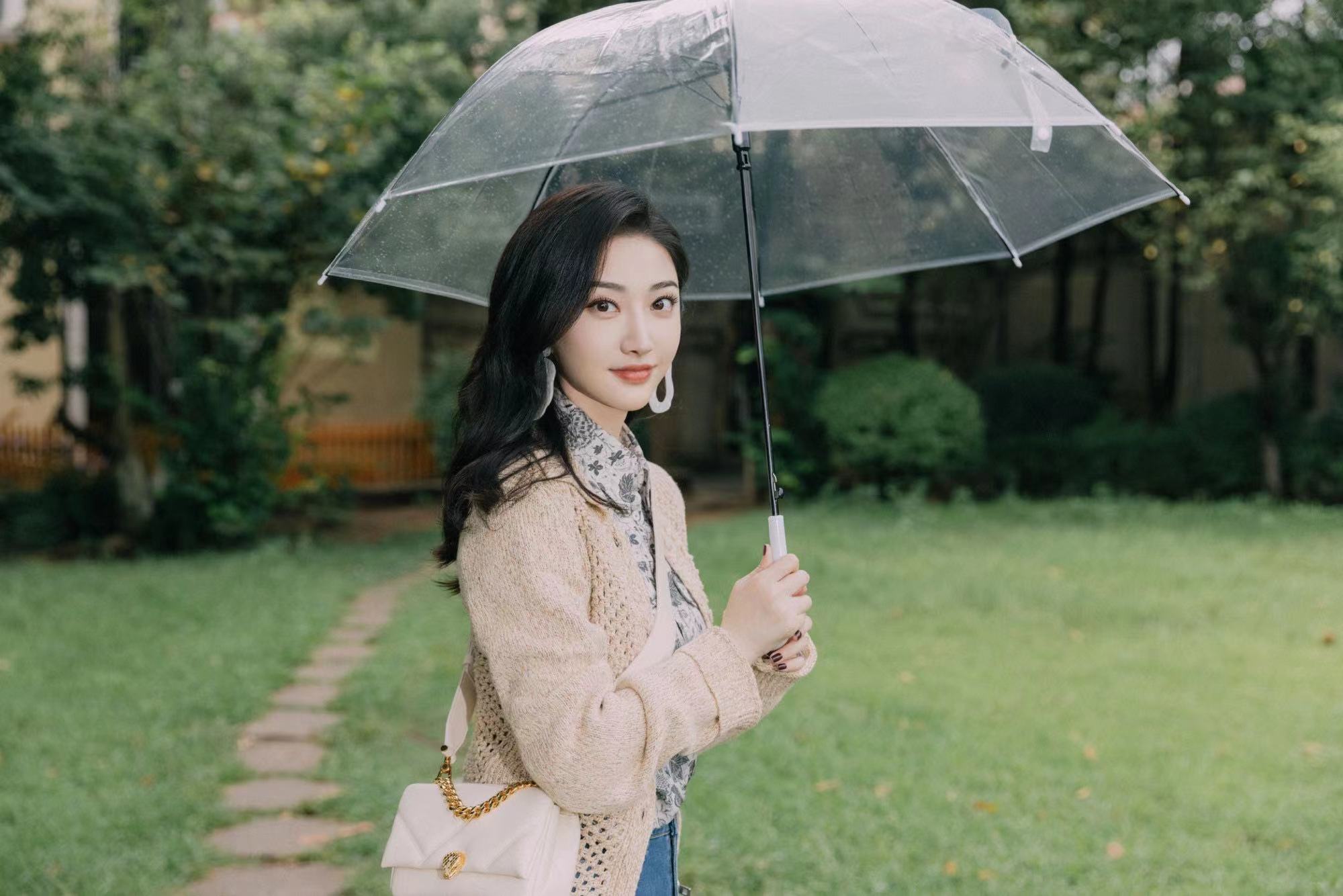 女神景甜的這些拍照技巧，用好便能拍出美美的照片，值得一學(xué)