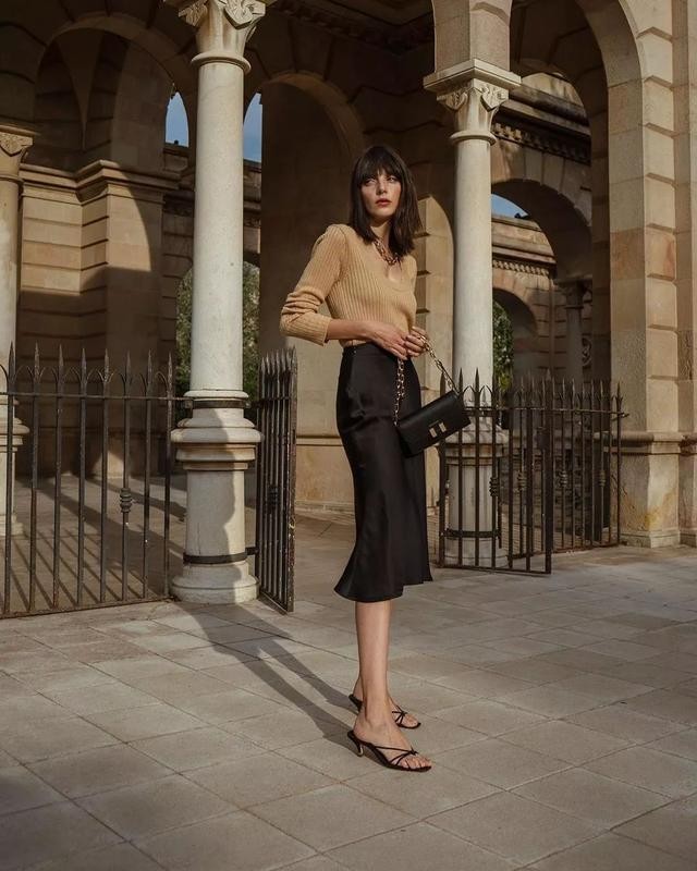 比驼色更好看的冬季颜色，爆款“奶茶色”，赶紧穿起来