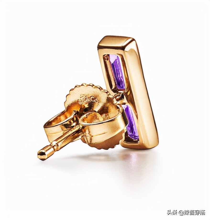 2022年度色“长春花蓝”耳环推荐！Dior、Tiffany、VCA6大品牌